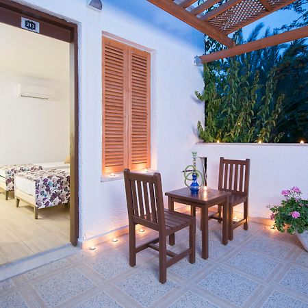 Club Kastalia Holiday Village โคนัคคลึ ภายนอก รูปภาพ