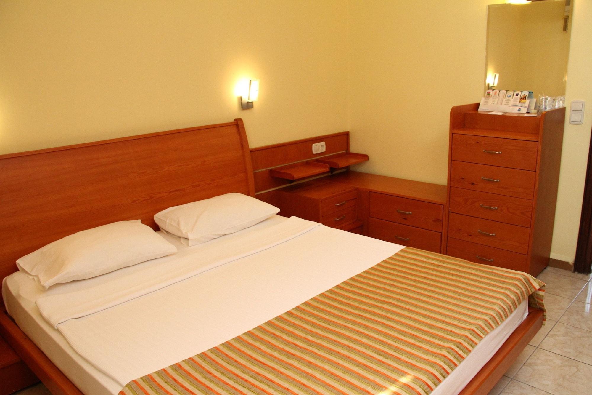 Club Kastalia Holiday Village โคนัคคลึ ภายนอก รูปภาพ