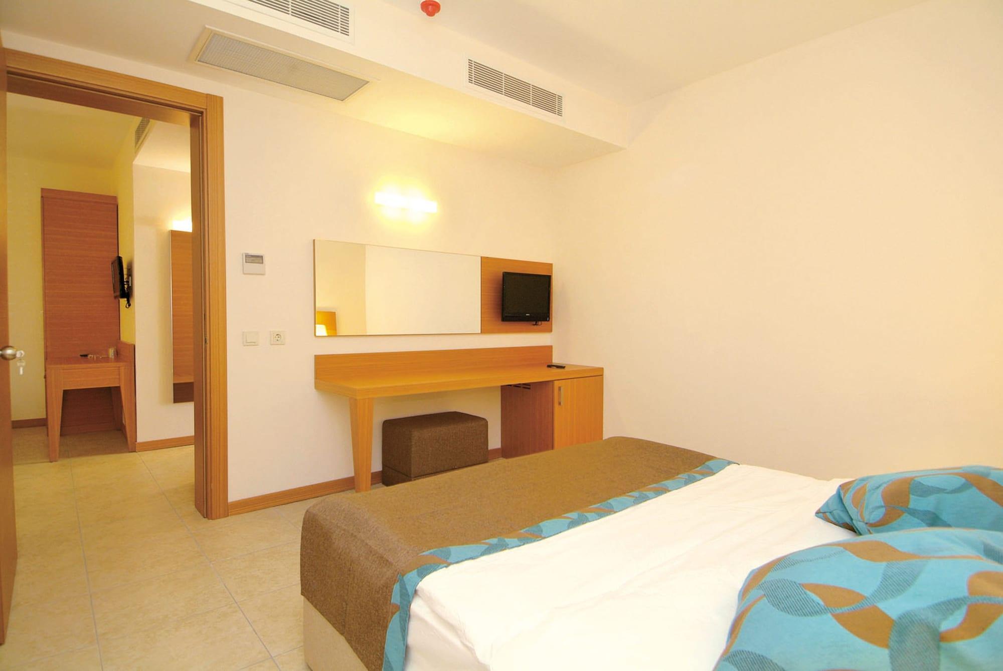 Club Kastalia Holiday Village โคนัคคลึ ภายนอก รูปภาพ