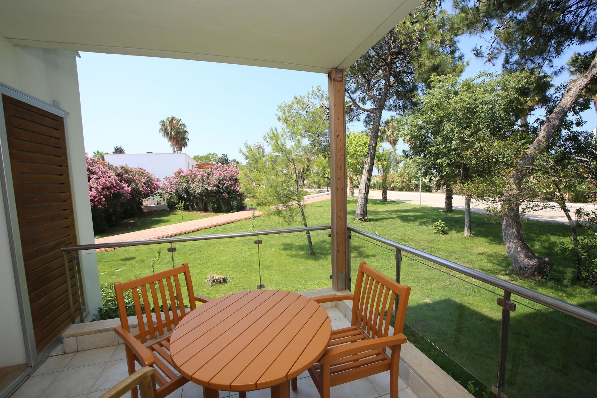 Club Kastalia Holiday Village โคนัคคลึ ภายนอก รูปภาพ