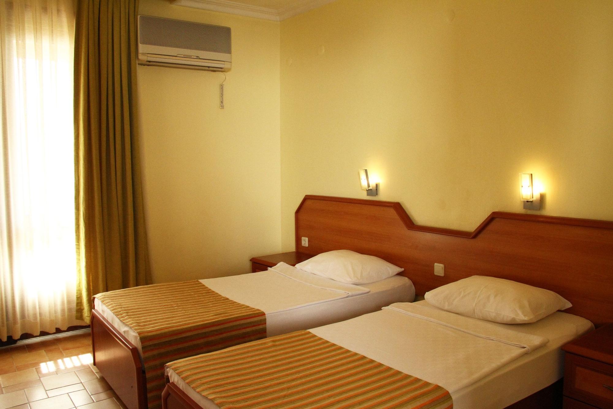 Club Kastalia Holiday Village โคนัคคลึ ภายนอก รูปภาพ