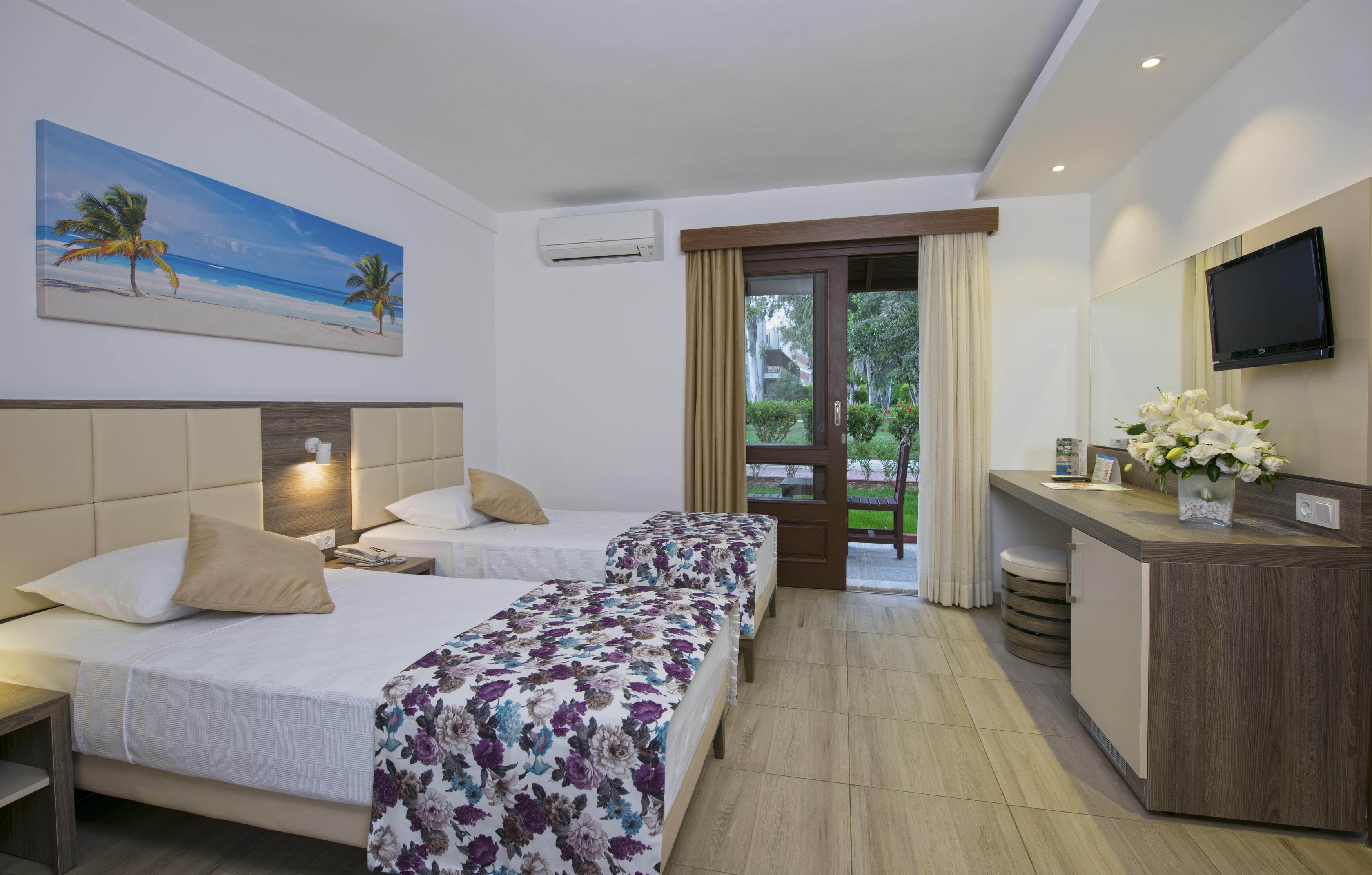 Club Kastalia Holiday Village โคนัคคลึ ภายนอก รูปภาพ