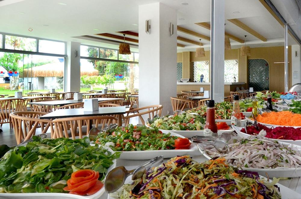 Club Kastalia Holiday Village โคนัคคลึ ภายนอก รูปภาพ