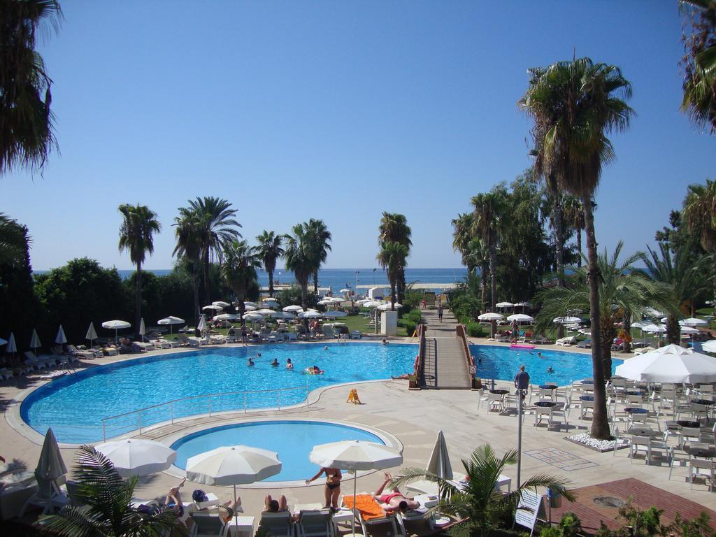 Club Kastalia Holiday Village โคนัคคลึ ภายนอก รูปภาพ