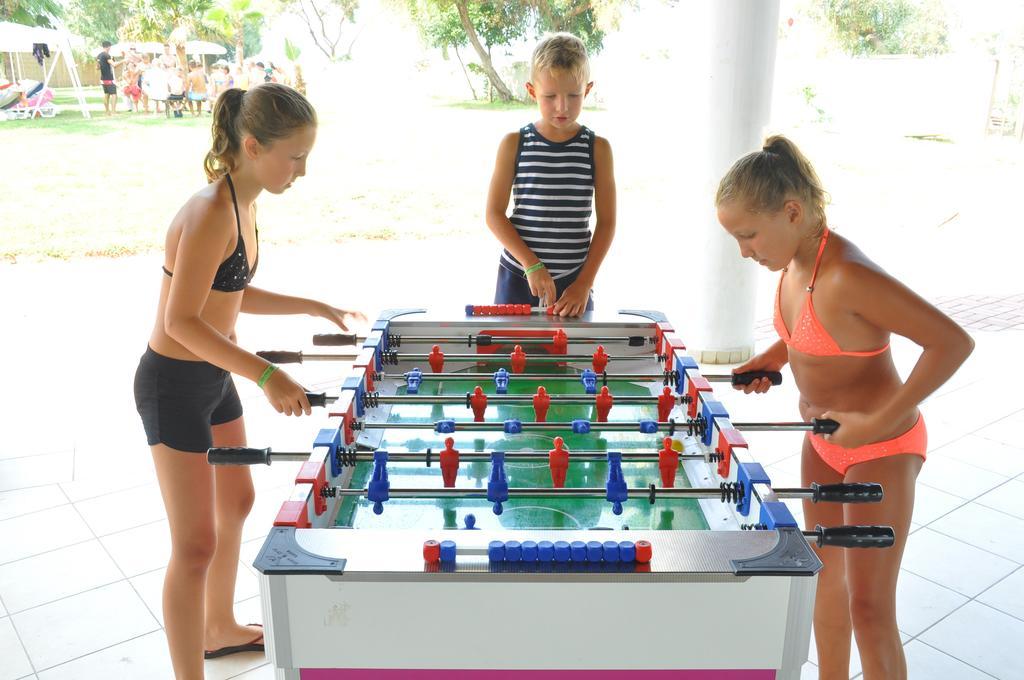 Club Kastalia Holiday Village โคนัคคลึ ภายนอก รูปภาพ