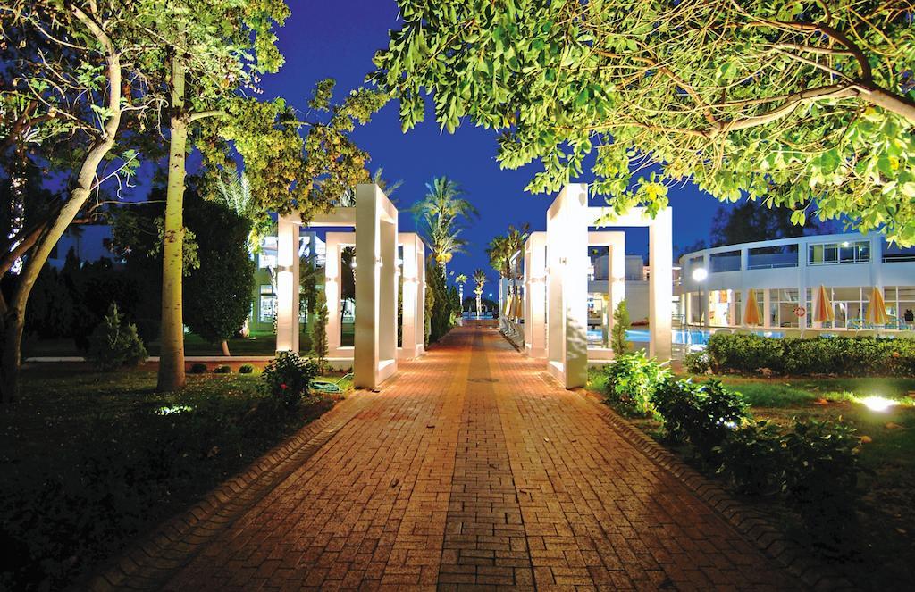 Club Kastalia Holiday Village โคนัคคลึ ภายนอก รูปภาพ