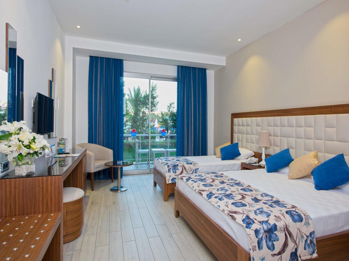 Club Kastalia Holiday Village โคนัคคลึ ภายนอก รูปภาพ