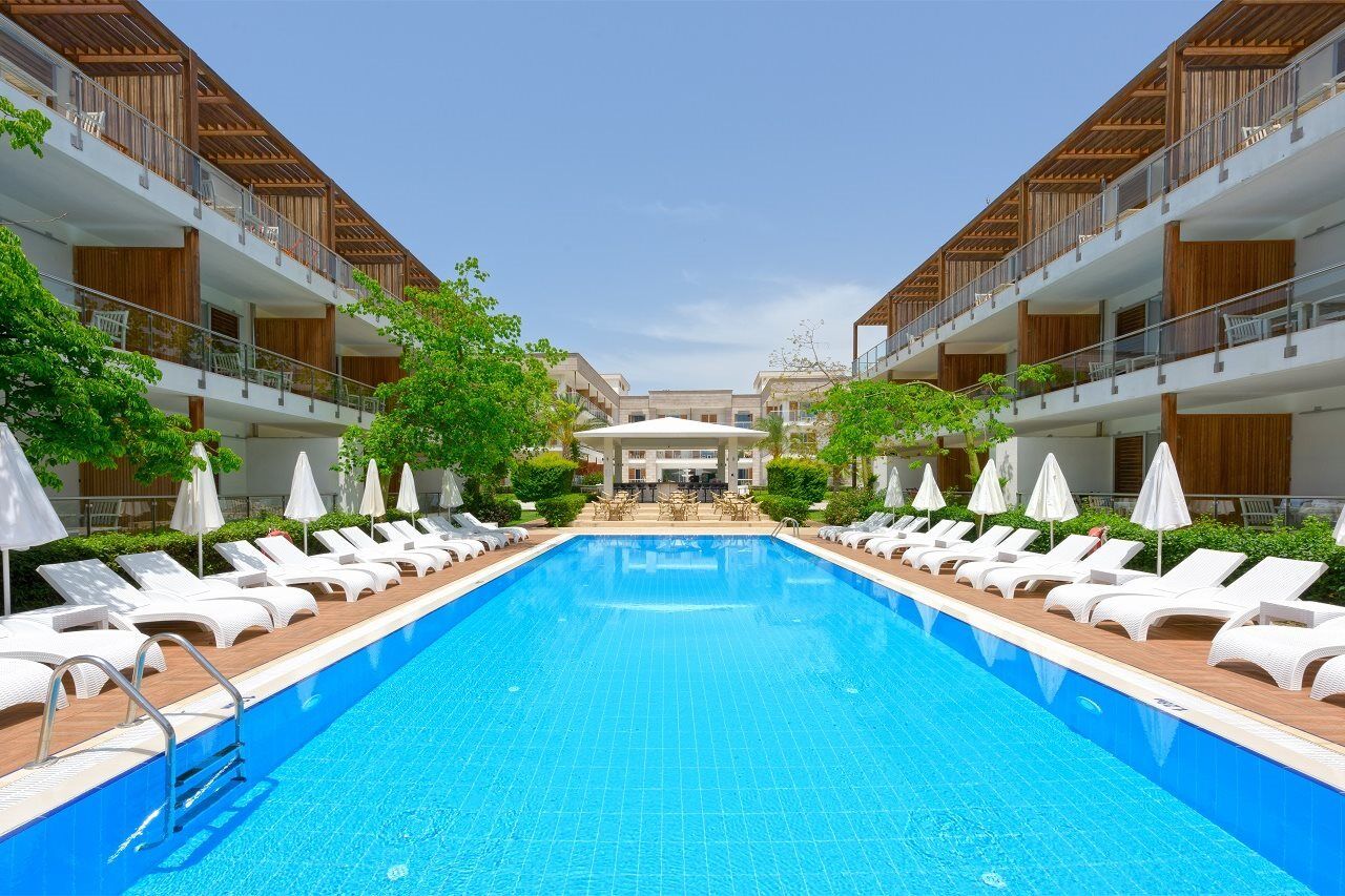 Club Kastalia Holiday Village โคนัคคลึ ภายนอก รูปภาพ