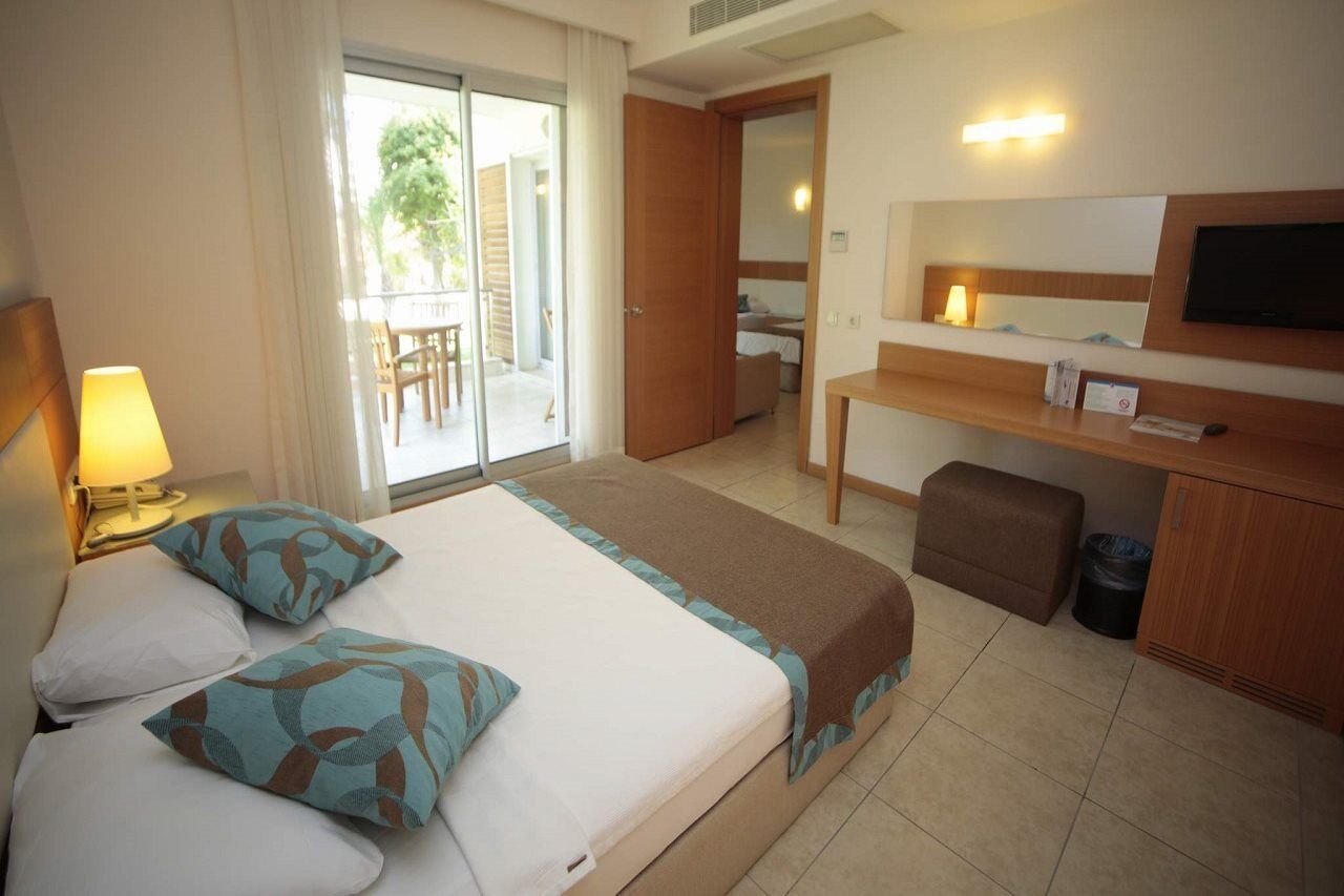 Club Kastalia Holiday Village โคนัคคลึ ภายนอก รูปภาพ